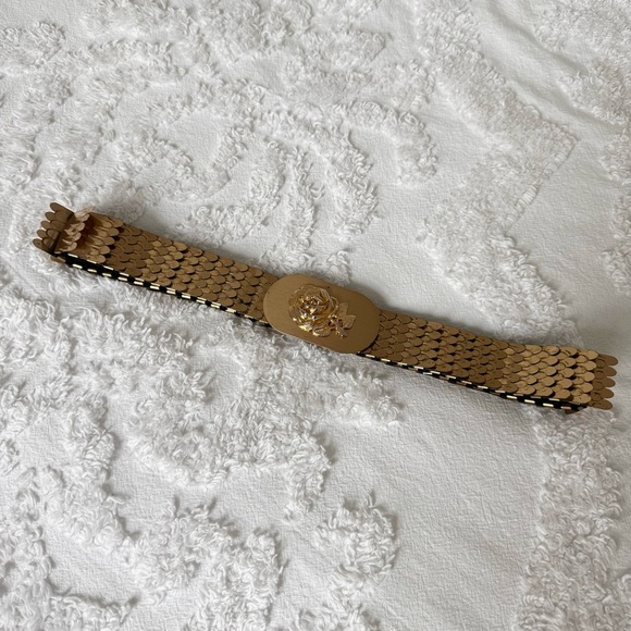 Vintage 1970s Gold-Tone Snake Scale Belt with Rose Buckle - Picture 6 of 6